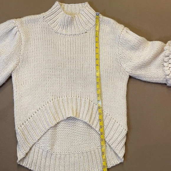 C/MEO Hold Tight Pom Pom Bubble Sleeve Sweater Size Small - Picture 10 of 11